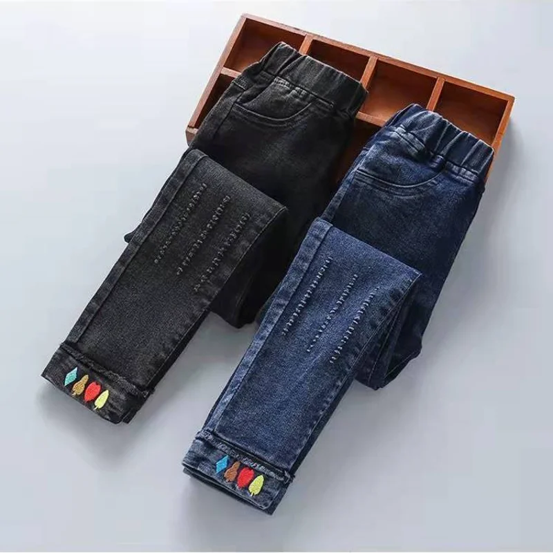 Демисезонные Джинсы с тиснением Для девочек от 1 до 6 лет, Модные Однотонные детские Универсальные джинсовые Брюки, Детская одежда Q661