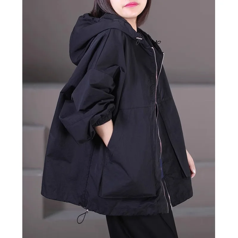 Женская новая осенняя короткая куртка большого размера в корейском стиле с литературным рисунком, завязками, капюшоном, диагональным карманом на молнии, повседневным свободным тренчем
