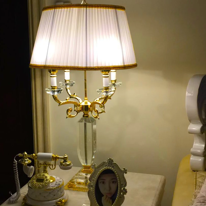 Легкая Роскошная Настольная лампа с современными Кристаллами, Настольная лампа, Прикроватное Освещение для спальни, Креативный Романтический Высококачественный Светильник для гостиной