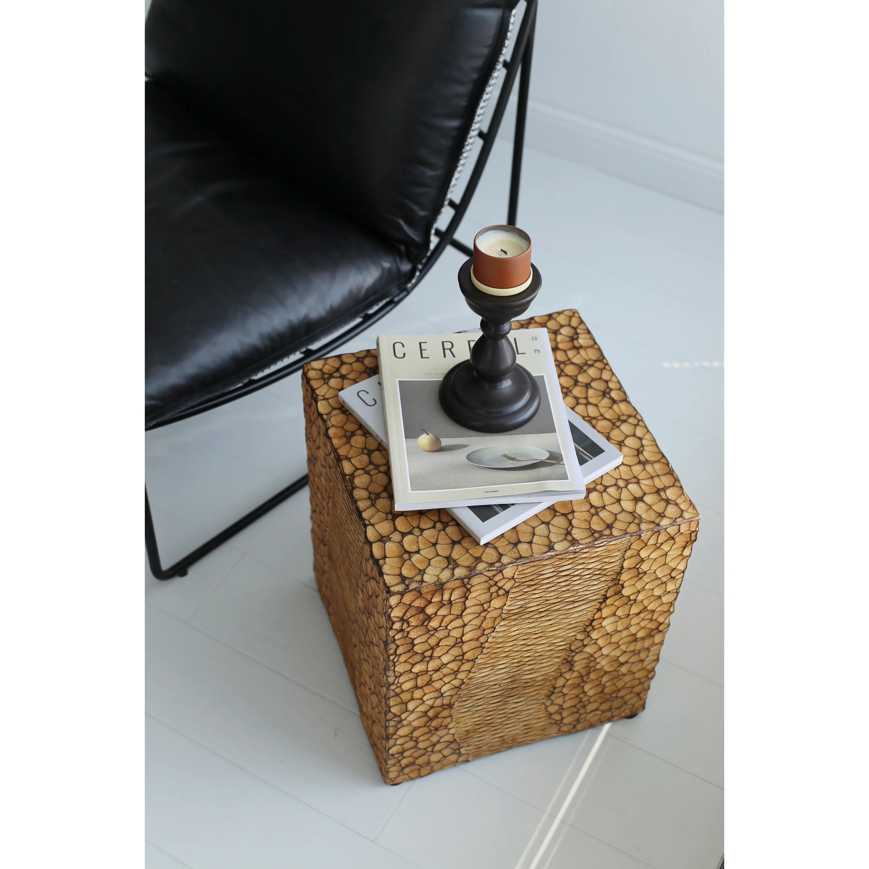 Минималистичный простой художественный дизайн Прикроватный журнальный столик Сбоку, спальня, гостиная, Винтажная мебель из кованого дерева с зернистостью оксида магния