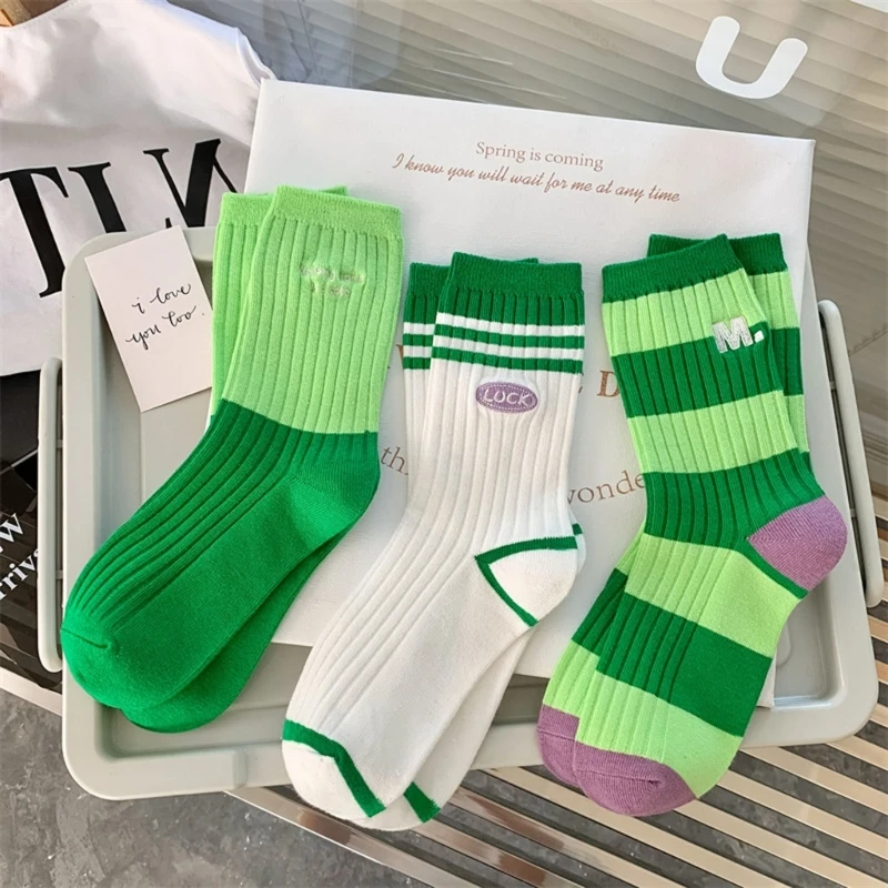Носки Для женщин, новые модные повседневные хлопчатобумажные носки с буквенной вышивкой, женские дышащие зеленые трендовые Носки в полоску, прямая поставка